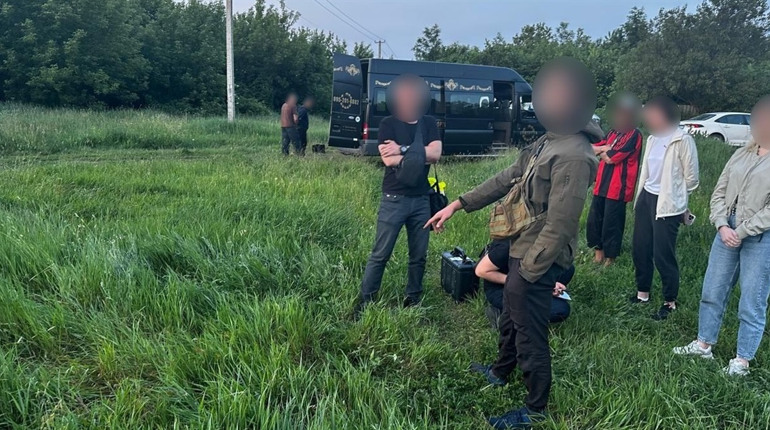 На Тростянеччині двоє чоловіків забили односельця і закопали тіло в чагарниках