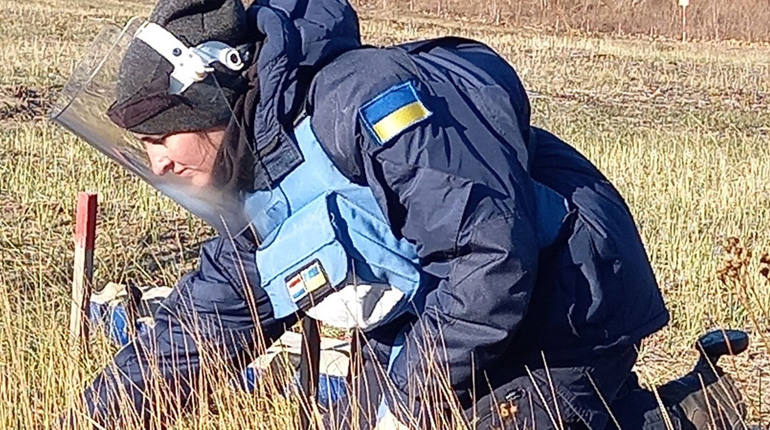 Мінна небезпека: мешканцям Київщини не рекомендують повертатися додому