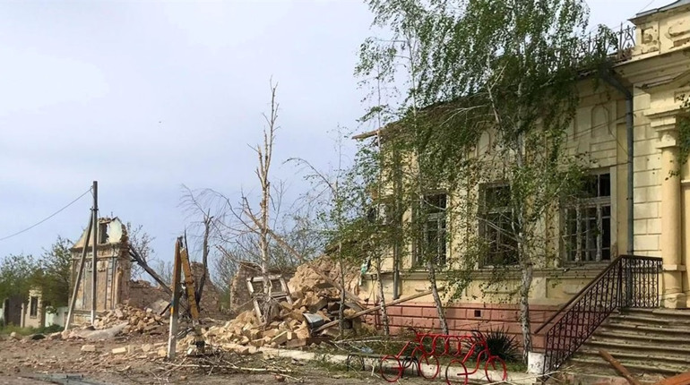 Ворожі обстріли на Херсонщині: окупанти б’ють по житловим будинкам та цивільній інфраструктурі