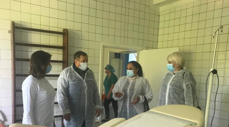Ліжечка для немовлят подарували депутати від "Європейської Солідарності"