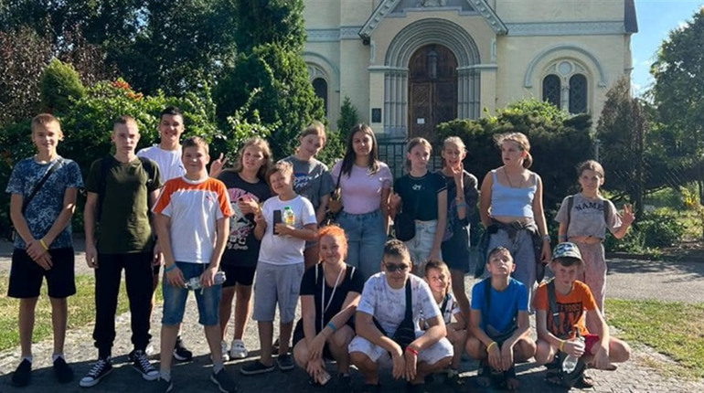 Допомога дітям війни: волонтери Фастівського костелу прийняли 43 дитини з Мирнограда
