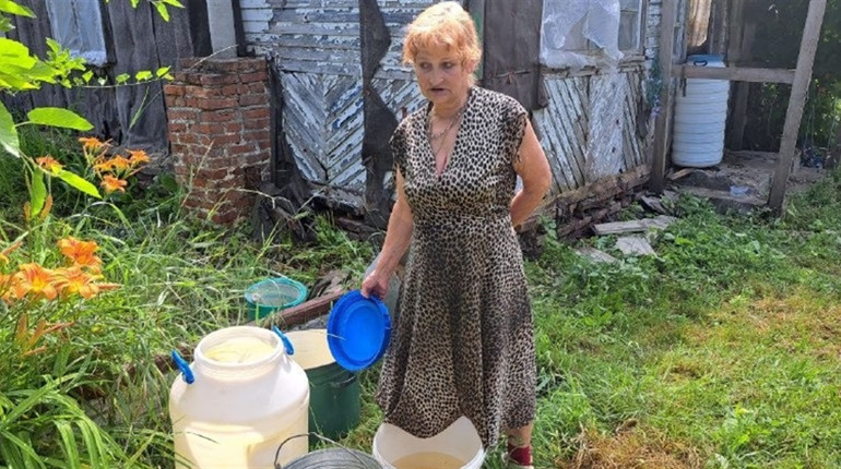 Нестача питної води: як плішивчани пристосовуються й як влада вирішує питання