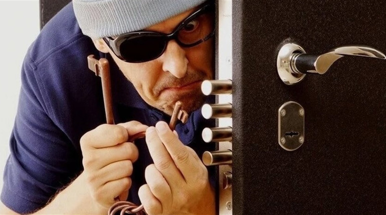 У центрі Ізмаїла обікрали будівельний магазин