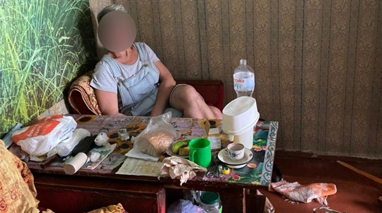 Херсонка чинила домашнє насильство у відношенні літньої матері — поліцейські склали протокол
