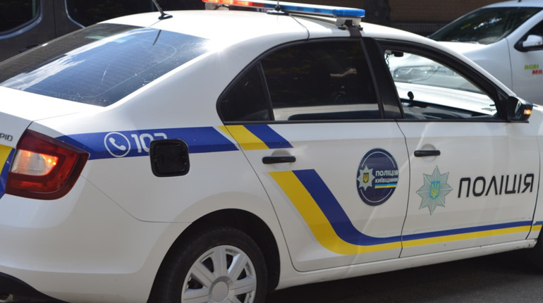 Автомобіль в'їхав у паркан жительки села на Переяславщині, а в місті зіткнулися Volkswagen та ВАЗ