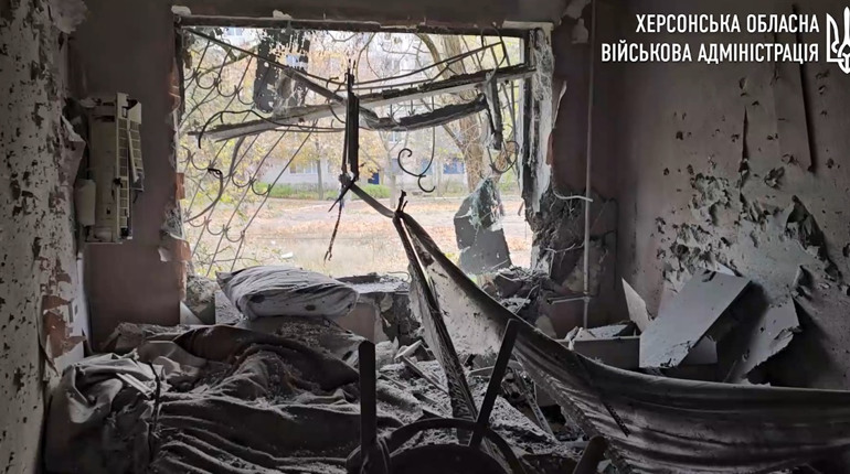 Армія рф на Херсонщині завдала ударів по критичній та соціальній інфраструктурі, житловим будинкам
