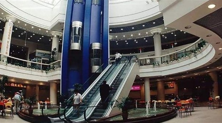 Чому жителі області їдуть до великих ТРЦ столиці