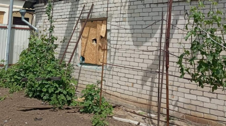 На Херсонщині російські терористи поцілили у житлові квартали та комунальну інфраструктуру