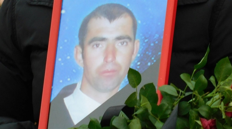 Втрата громади: у Зарічненській громаді попрощались з загиблим земляком, стрільцем-санітаром