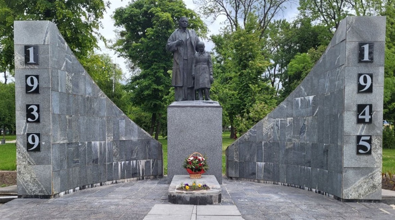 На оновлення меморіалу Вічної слави витратять 41 тисячу гривень