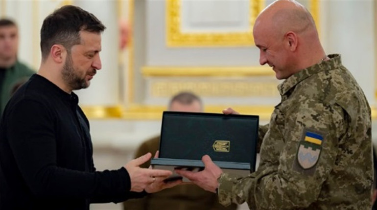 Президент нагородив воїна: форсував Дніпро в районі Козачих Лагерів