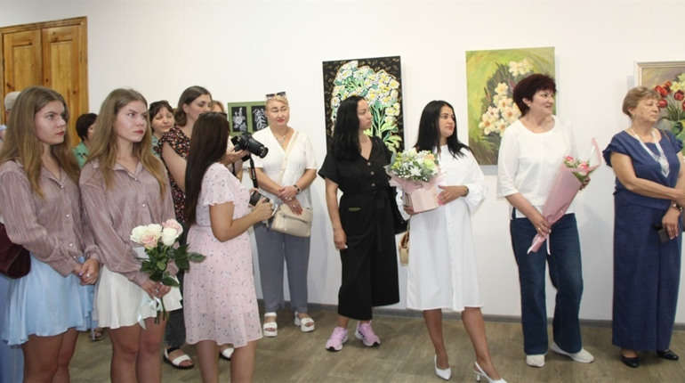 У Ніжинському музеї відбулося відкриття персональної виставки художниці з Шостки