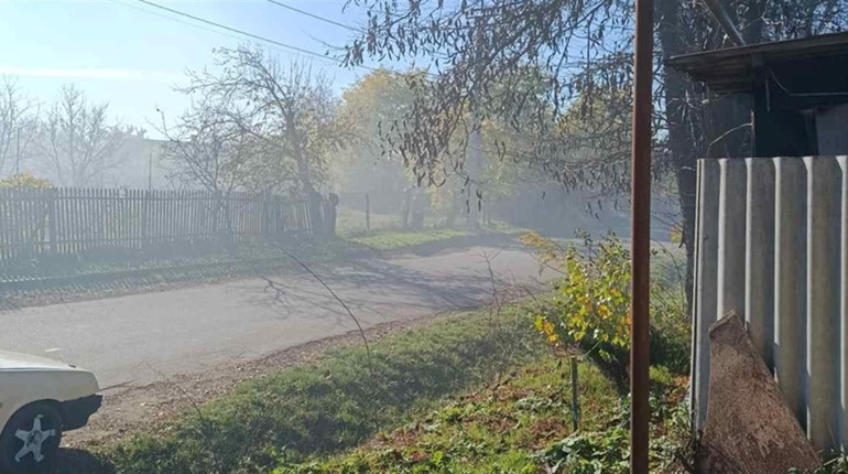 Сусіди в Біляївці розпалили багаття та задимили вулицю: куди скаржитися в такому випадку