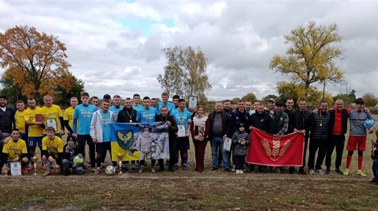 «Кубок пам’яті» у Сахновщині — господарі турніру святкують перемогу