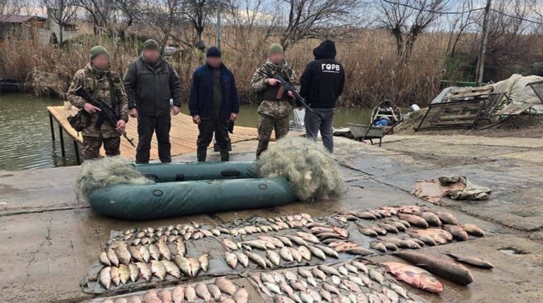 На озері Кагул ізмаїльські прикордонники заскочили громадянина Молдови