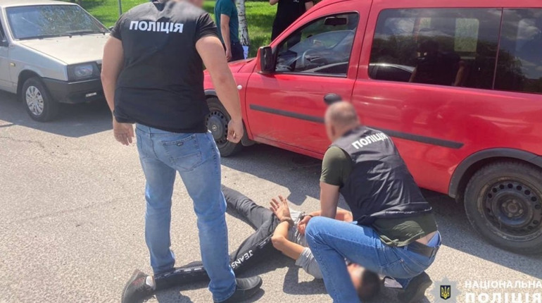 На Черкащині затримали чоловіка за збут зброї, боєприпасів та вибухових речовин