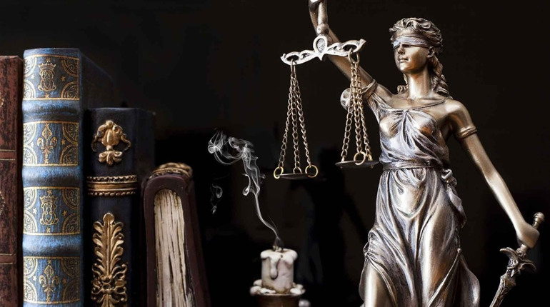 Чотирьох псевдосуддів з Криму засудили за державну зраду