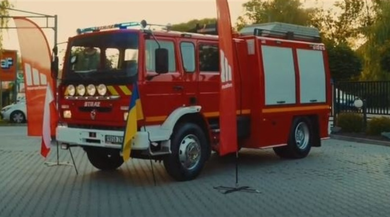 Благодійна допомога: рятувальники Уманщини отримали пожежну автоцистерну з Польщі