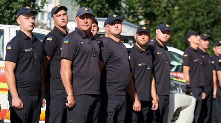 Черкаські рятувальники вирушили розміновувати українські території