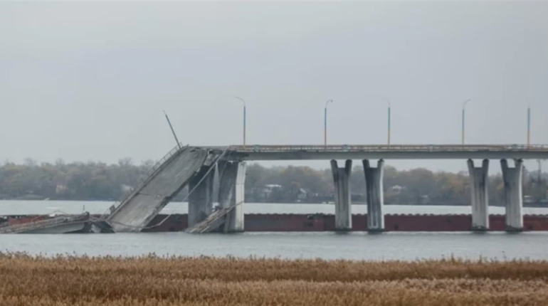 Окупанти намагаються витіснити захисників з позицій в районі Антонівського мосту
