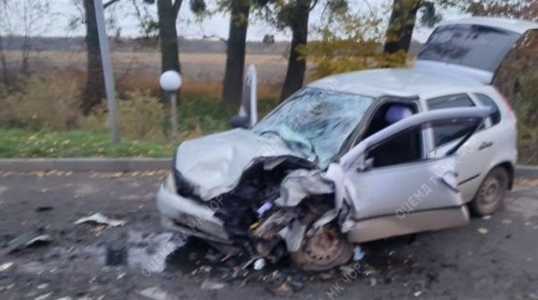На дорозі з Черкас до Сміли не розминулися два автомобілі: сталася аварія
