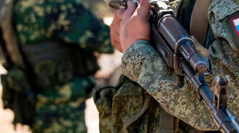 На лівобережжі Херсонщини окупанти незаконно затримують чоловіків