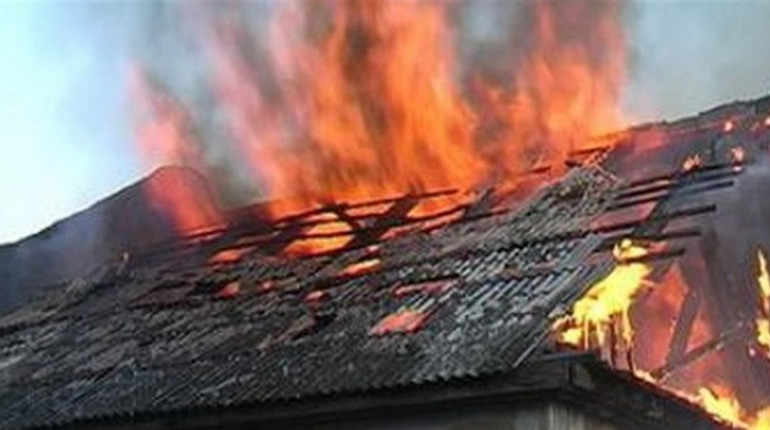 У селі Кухітська Воля горіла господарська будівля