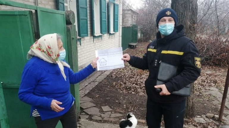 Рятівники нагадують попаснянам про правила пожежної безпеки при використанні електроприладів