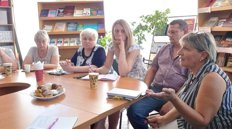 Майстрині шукають точки дотику: у Первомайську обговорили потреби хенд-мейд спільноти