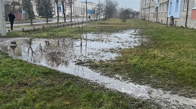 У Сарнах через прорив водогону без води залишилися близько 400 помешкань