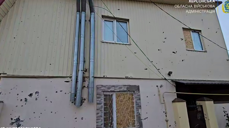 На Херсонщині армія рф атакувала житлові квартали, критичну та соціальну інфраструктуру
