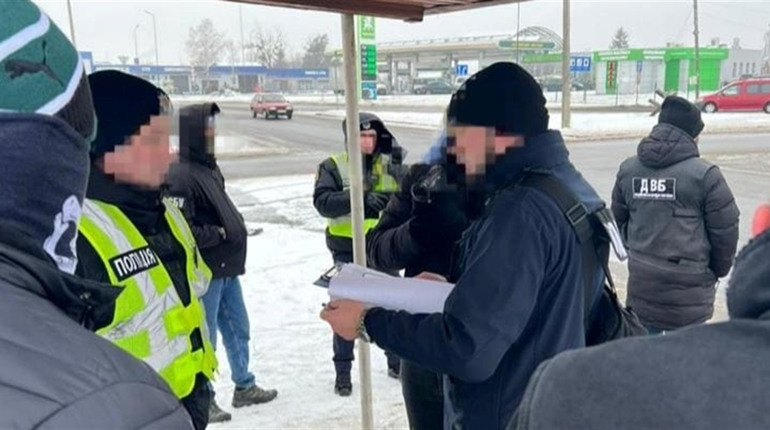 У Сарнах на хабарі викрили патрульного