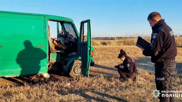 На Одещині чоловік вирішив підвезти людину у військовій формі, а той підірвав в авто гранату