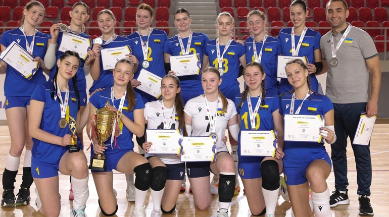 Під прапором України: калинівчанка впродовж року зіграла за волейбольні збірні двох вікових груп