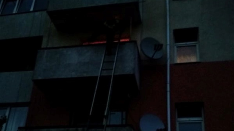 Трирічна дитина не змогла відкрити двері квартири: як допомагали рятувальники