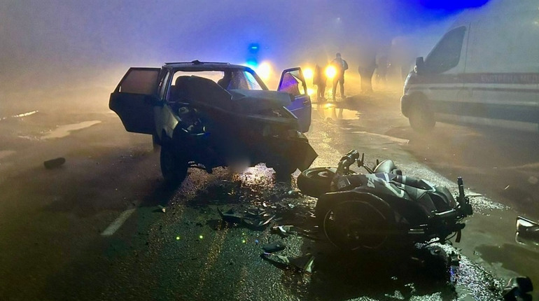 На Одещині двоє підлітків на мотоциклі загинули в ДТП: затримали водія, якого звинувачують в аварії