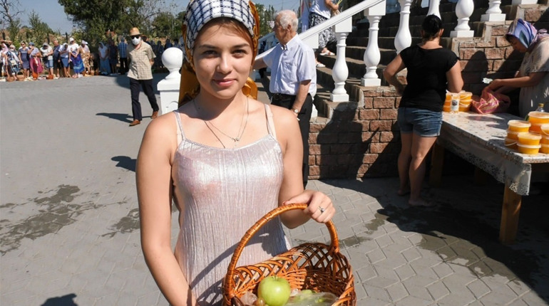 Церковные традиции яблочного Спаса, которые хранят бердянцы
