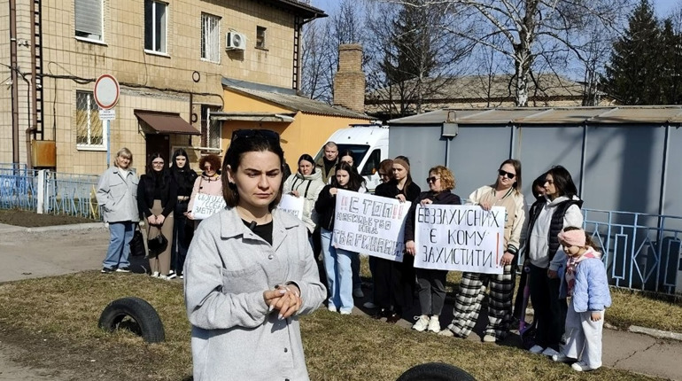 У Знам’янці знову розглядали справу про жорстоке поводження з твариною: під судом зібралися люди