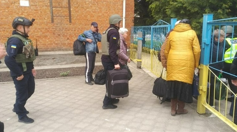 Евакуація на Сумщині та Харківщині: яку додаткову допомогу отримають переселенці