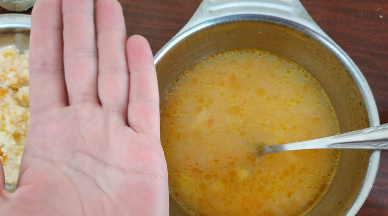 У Вараші містяни скаржаться на погане харчування для хворих у лікарні. Кажуть, немає навіть хліба