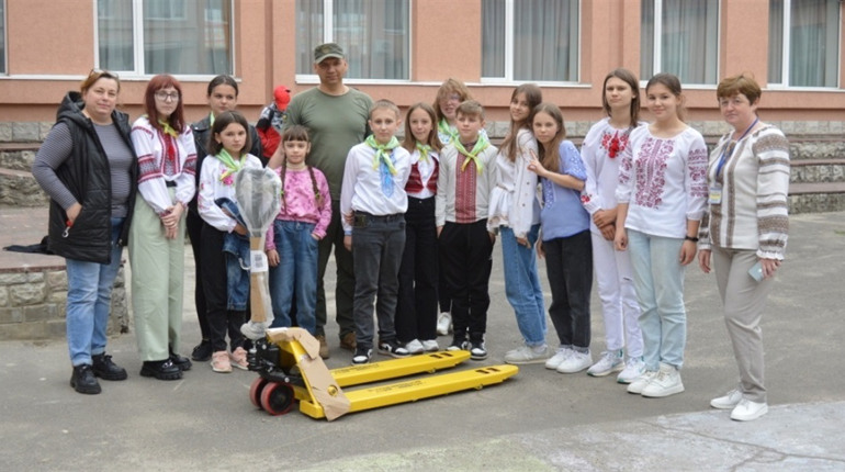Перемога – спільна справа. Про це знають і у колективі Володимирецького ліцею «Колегіум»
