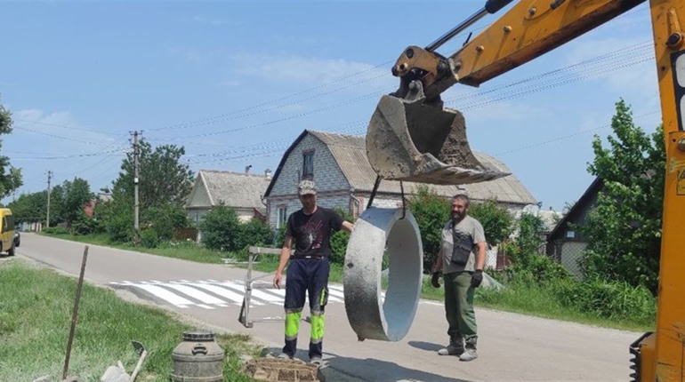 Водоканал у парку демонтував аварійне перекриття камери, а в "Морському" ремонтував насосну станцію