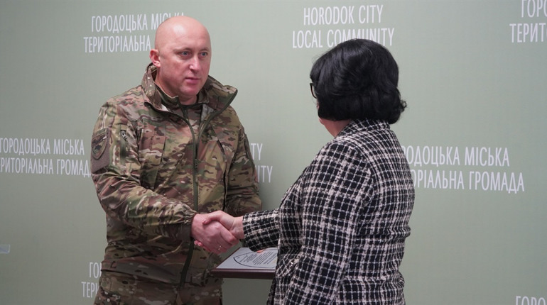 «Срібний щит» і подяка: за що відзначили Неонілу Андрійчук