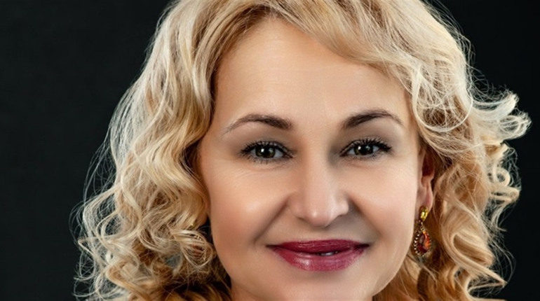 Народна артистка України в Херсоні «очолила» одразу дві музичні школи від фейкової влади