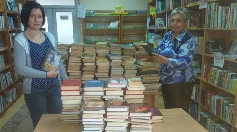  Пам’ять житиме у книгах: доньки подарували бібліотеці книги своєї матері 