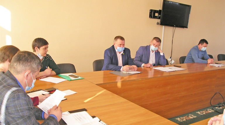 Вараська районна рада: подих дозволили перевести, а що буде завтра, ніхто не знає