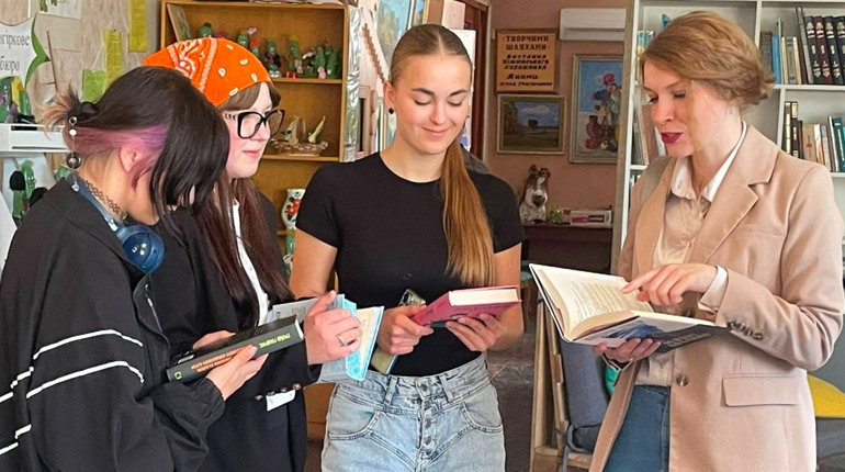 У бібліотеці відбулося чергове засідання Клубу цікавої книжки