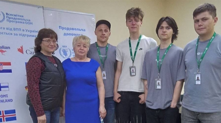 Великобурлуцька громада: майже 6100 продуктових наборів отримали впо
