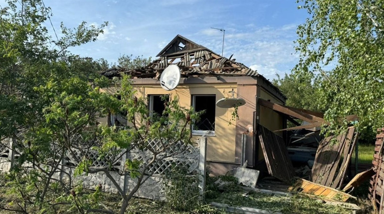 Окупанти обстріляли селище Дворічна: постраждала жінка