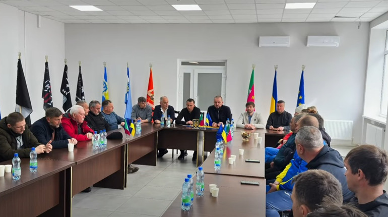 У Менській громаді підписали меморандум для розвитку футболу